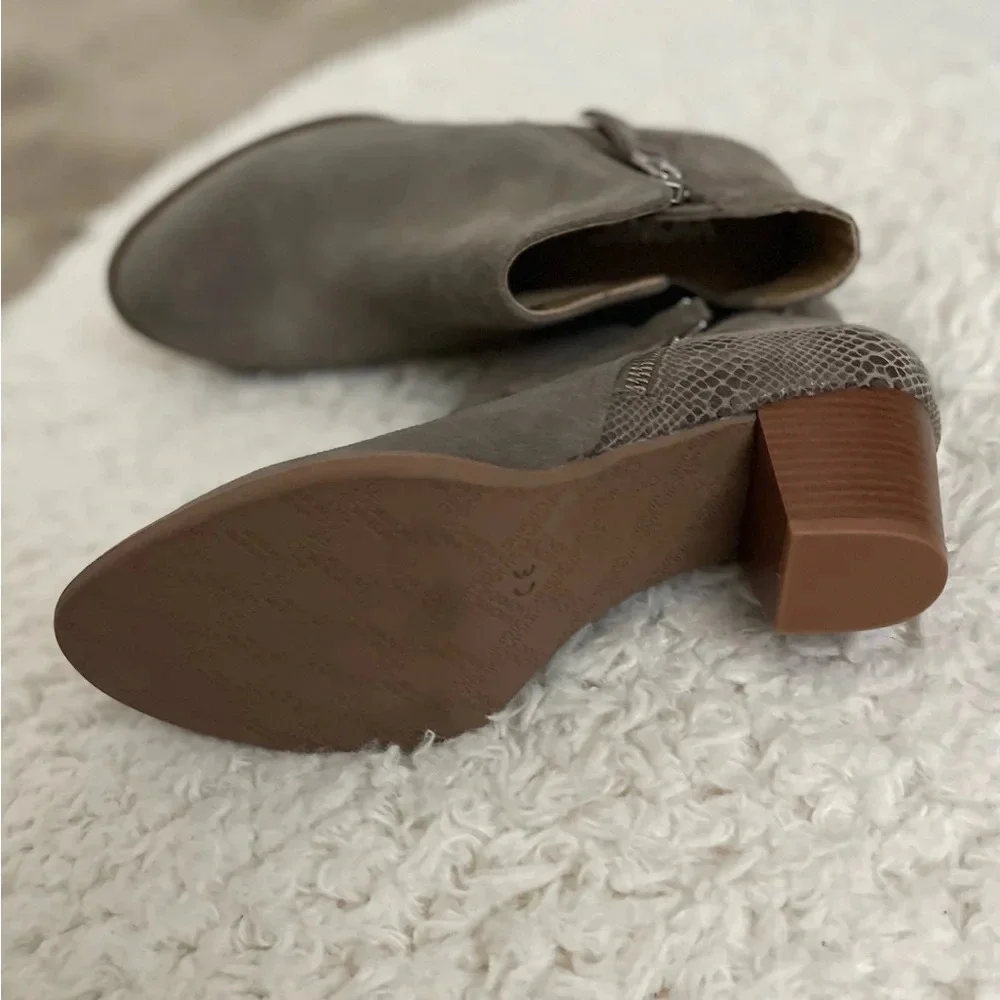 Vionic Anne booties